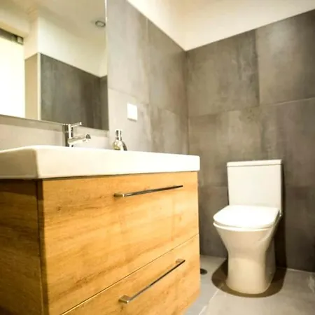 Comfortable Apartments With All Amenities 아파트 *